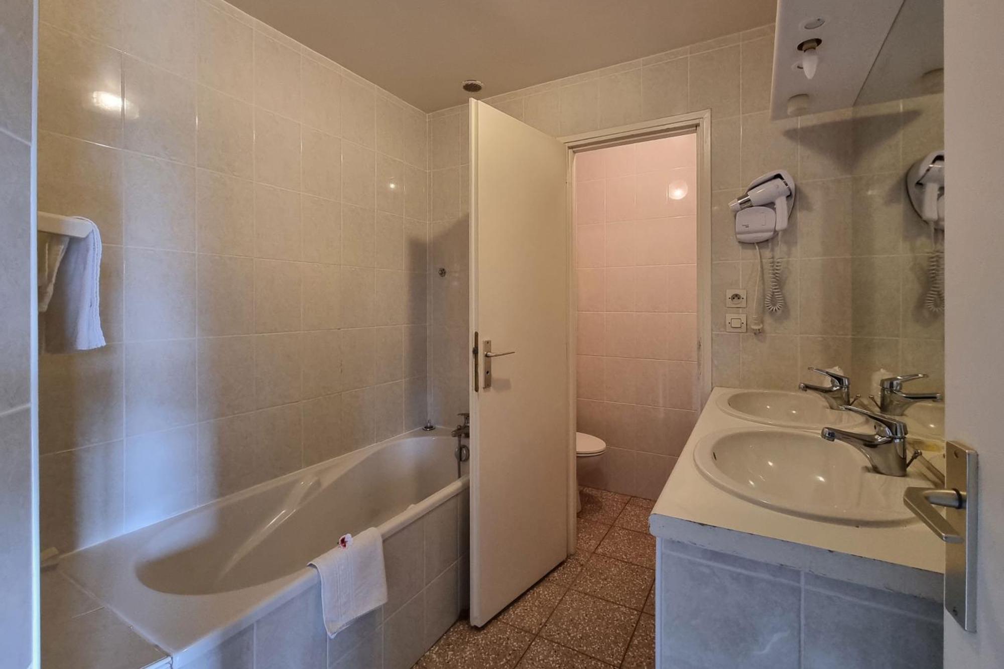 Le Catalan - Hotel Et Appartements Mont-Louis Kültér fotó