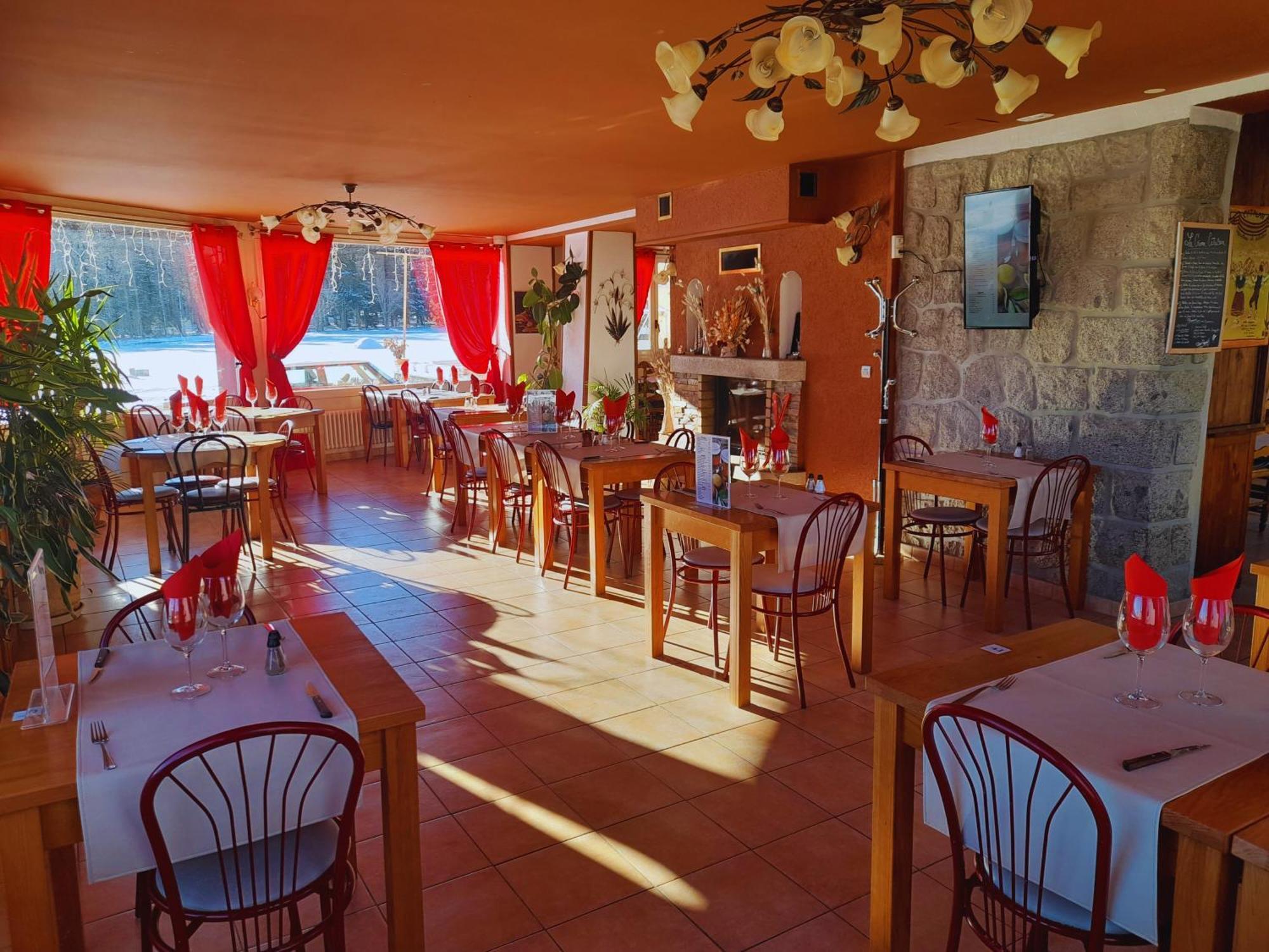Le Catalan - Hotel Et Appartements Mont-Louis Kültér fotó