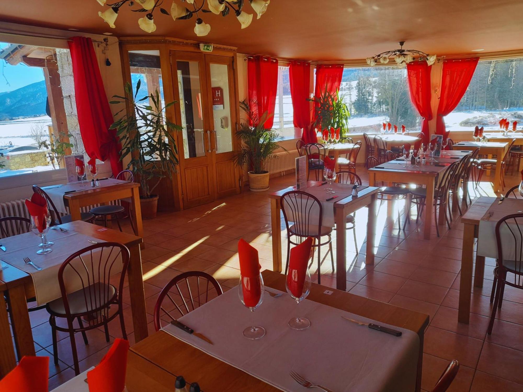 Le Catalan - Hotel Et Appartements Mont-Louis Kültér fotó