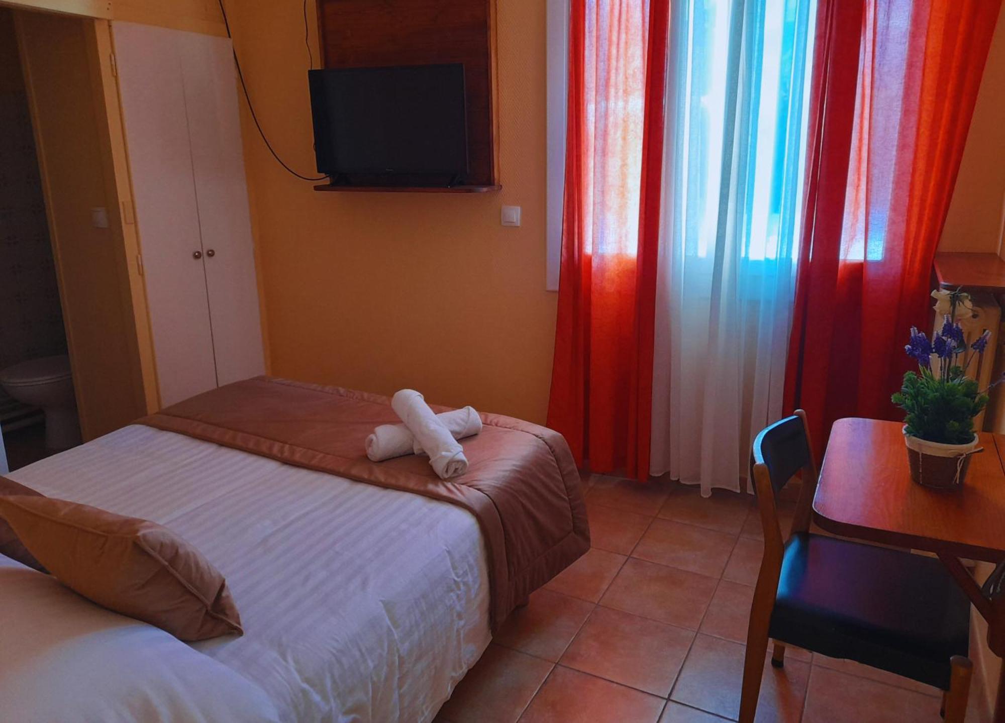 Le Catalan - Hotel Et Appartements Mont-Louis Kültér fotó