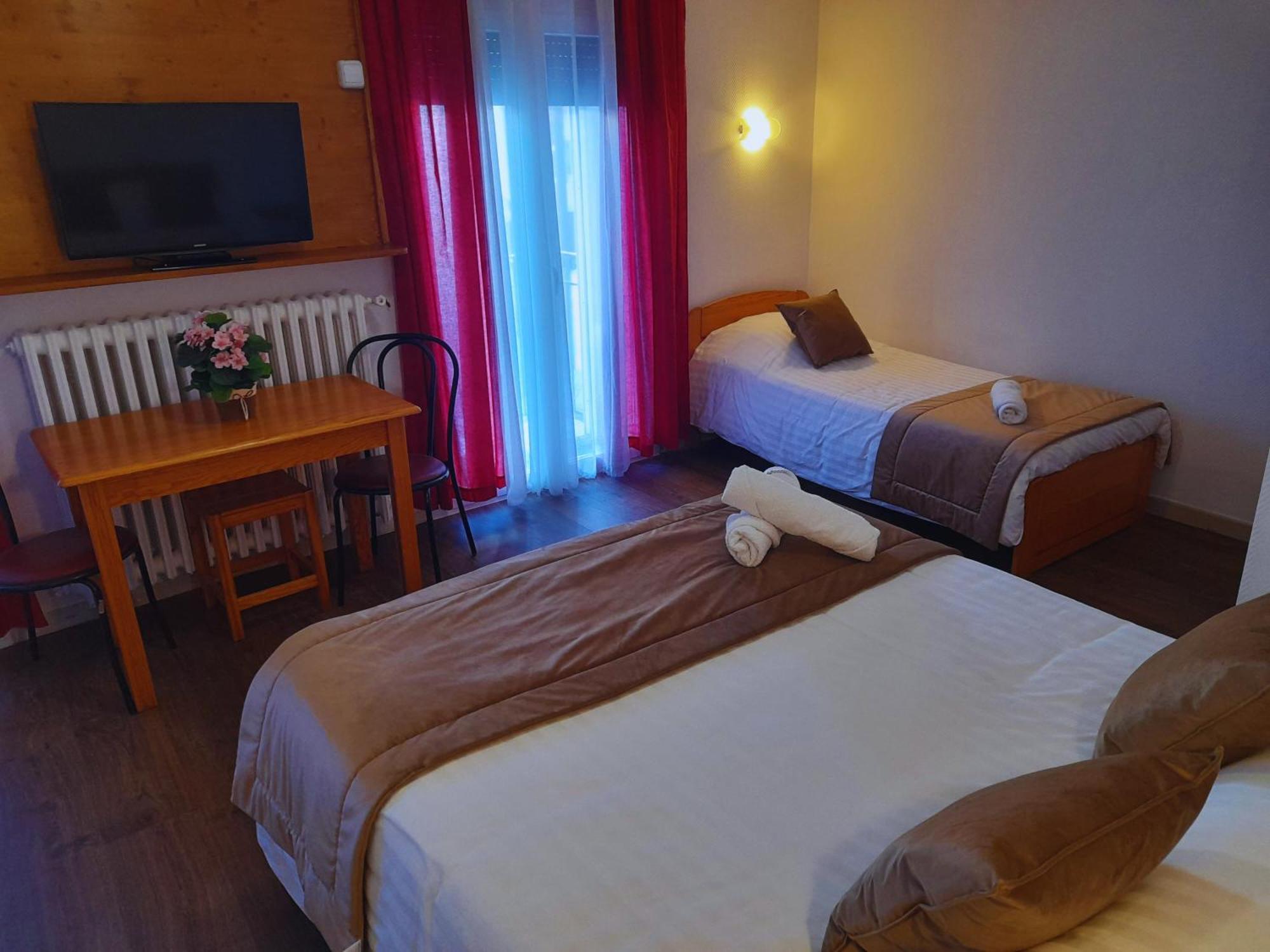 Le Catalan - Hotel Et Appartements Mont-Louis Kültér fotó